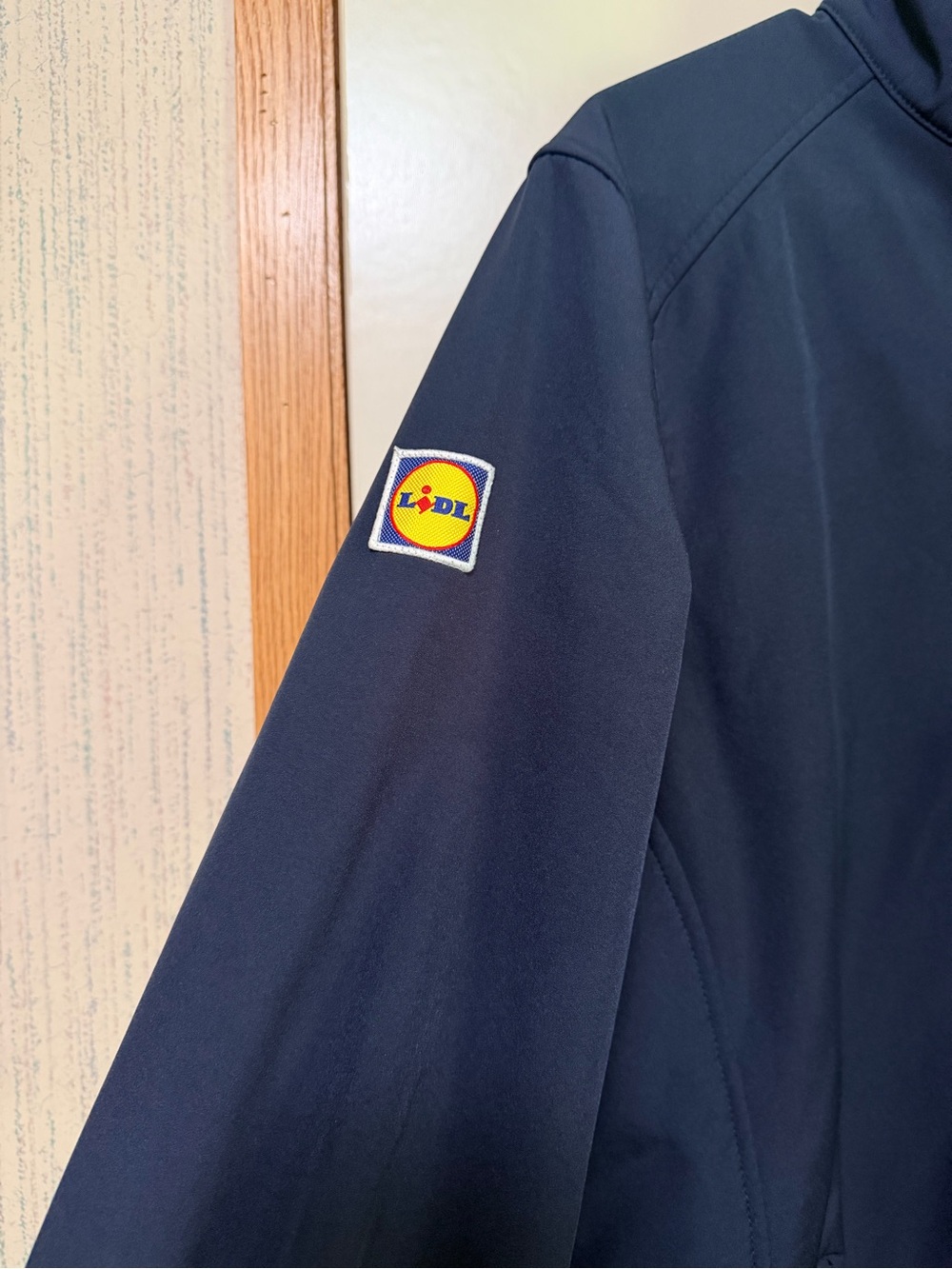Men's Navy Softshell Performance Jacket - Picture 5 of 6